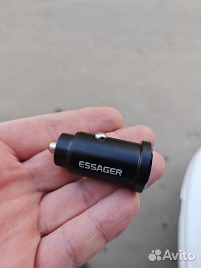 Автомобильное зарядное устройство