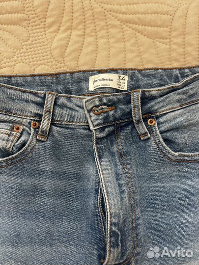 Джинсы синие клеш Stradivarius