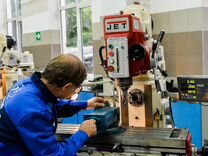 профессия фрезеровщик. фрезеровщиков улица, 37а екатеринбург. фрезеровщик в инструментальном цехе. фрезеровщик зарплата. фрезеровщик.