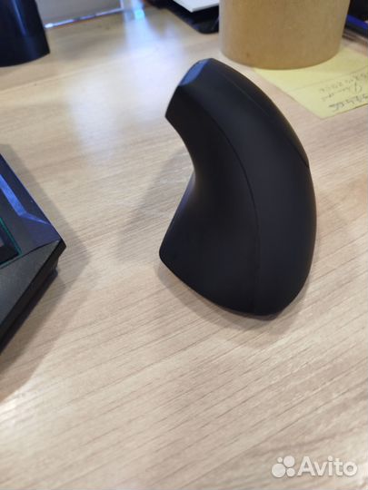 Вертикальная эргономическая мышь под правую руку