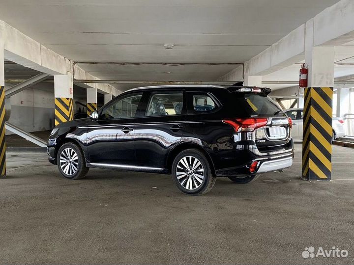 Mitsubishi Outlander 2.0 CVT, 2022, 32 км