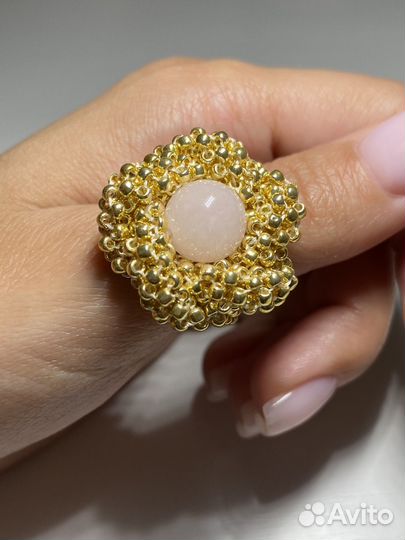 Золотое кольцо из бисера с агатом