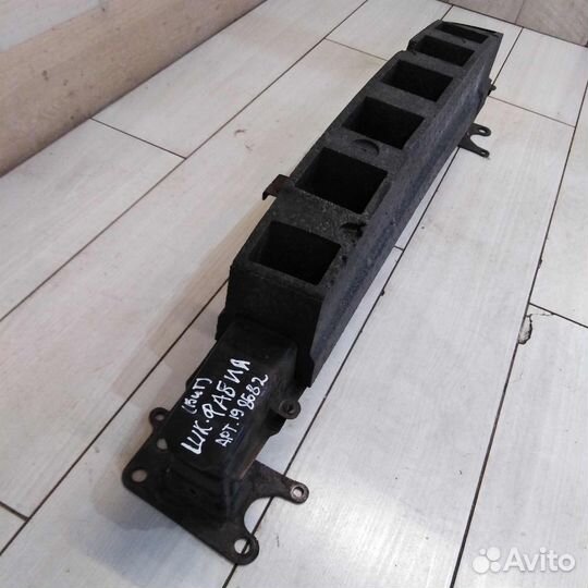 Усилитель переднего бампера Skoda fabia II