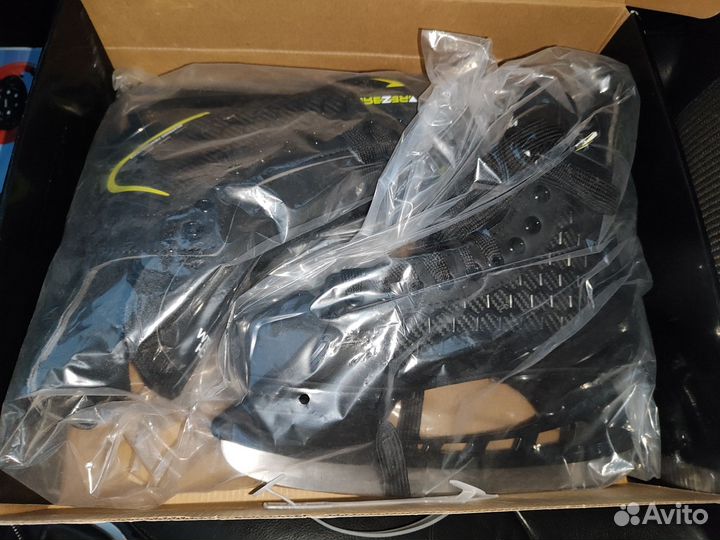 Коньки хоккейные