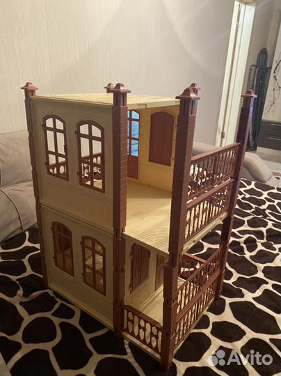 Домик кукольный