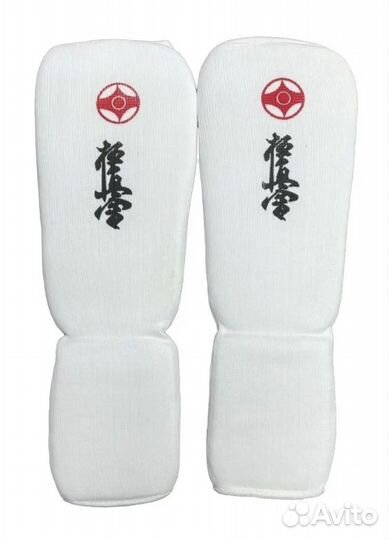 Шлем, перчатки, защита на ноги для каратэ