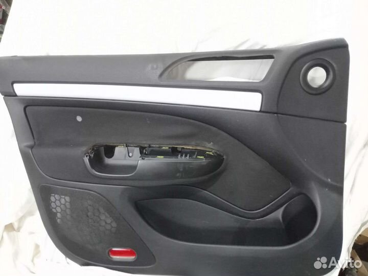 Передняя левая обшивка Skoda Octavia A5