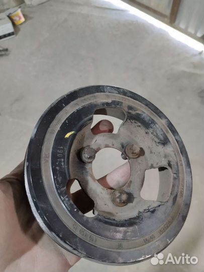 Шкив коленвала Peugeot 308 1.6 EP6