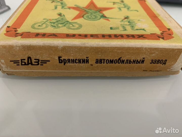 Воен. техника, солдаты немец. и совет. армии. гдр