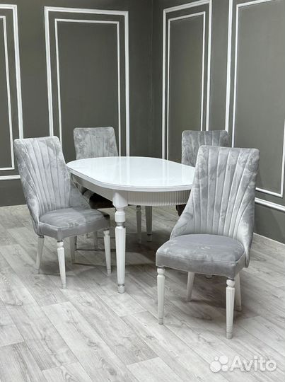Комплект стол и стулья. В наличии