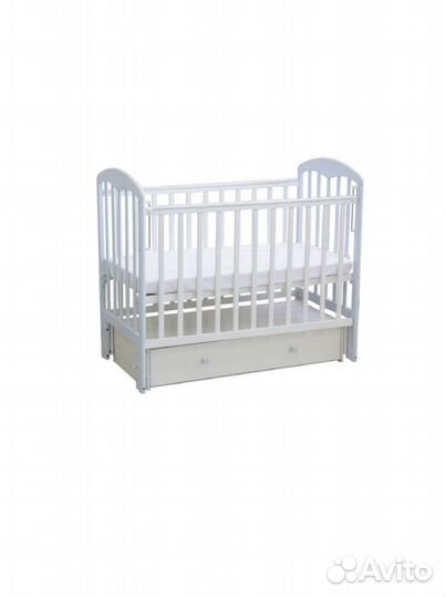 Детская кроватка с маятником и ящиком