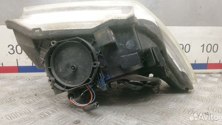 Фара Nissan Pathfinder (2004-2009)