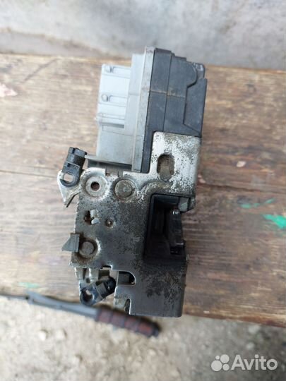Замок передний правый Лада Гранта, Калина, Датсун