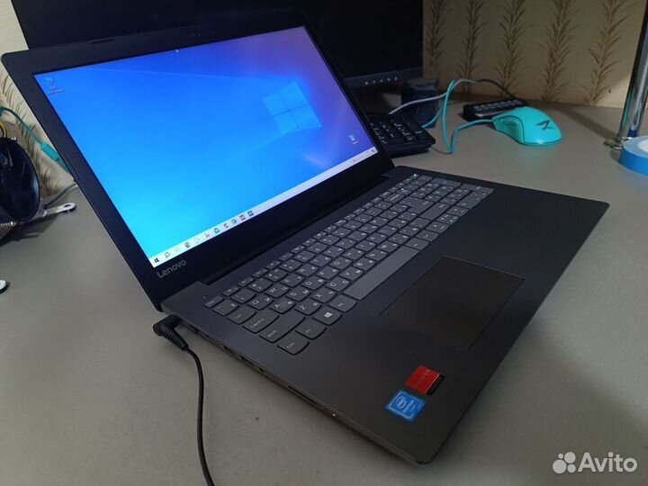 Lenovo: 15.6, intel Quad N4200, R7m445 8gb ssd+hdd