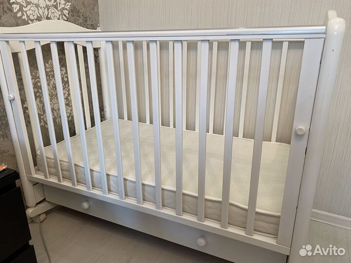 Детская кроватка