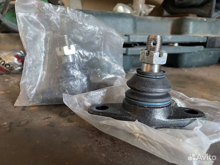 Шаровая верхнего рычага Toyota vista sv30