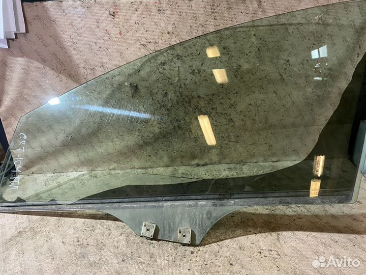 Стекло переднее Mazda CX-7 Мазда