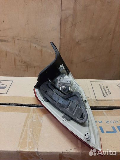 Задняя правая фара на Renault Laguna 3 2008 год