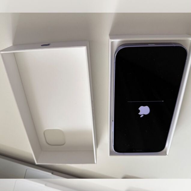 iPhone 12, 64 ГБ, SIM + eSIM
