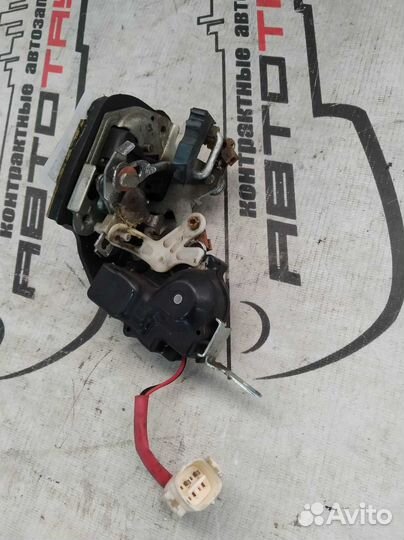Замок двери toyota corolla sprinter AE100 AE100G A