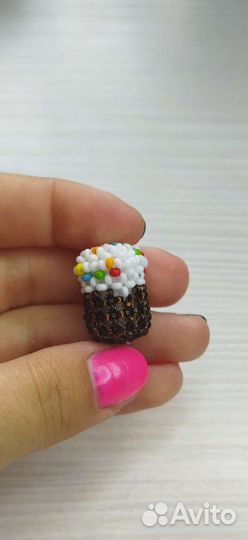 Кулич из бисера амигуруми