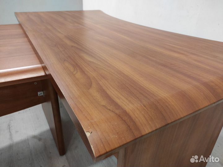 Стол руководителя с брифингом б/у 02327