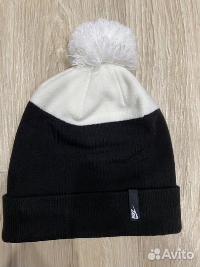 Шапка Nike женская