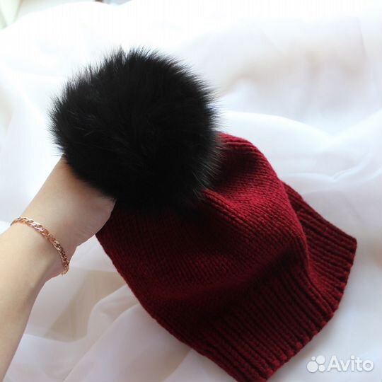 Шапка вязаная с помпоном