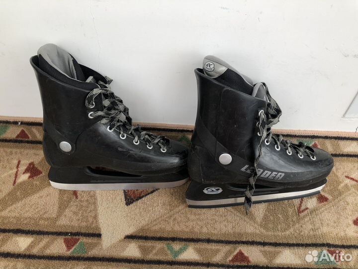 Коньки хоккейные