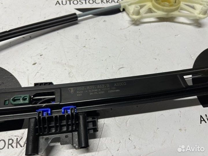 Стеклоподъемник задний правый Porsche Macan 95B