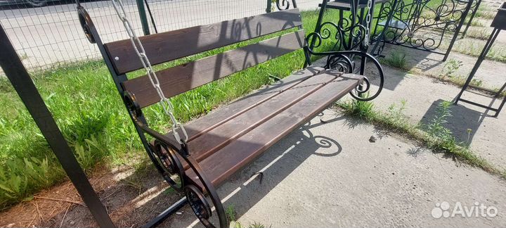 Садовые качели уличные