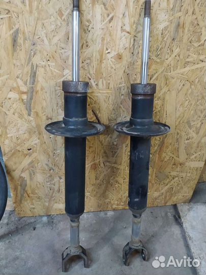 Передние стойки фольксваген пассат 2000 год