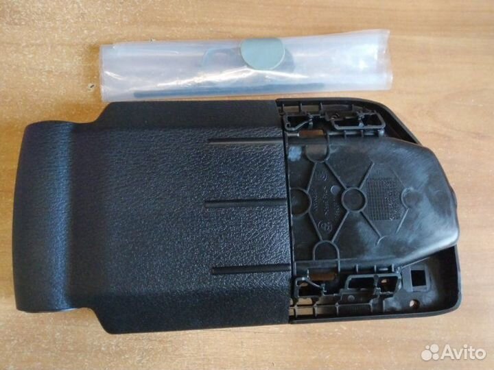 Крышка подлокотника Bmw X1 E84 2009-2015