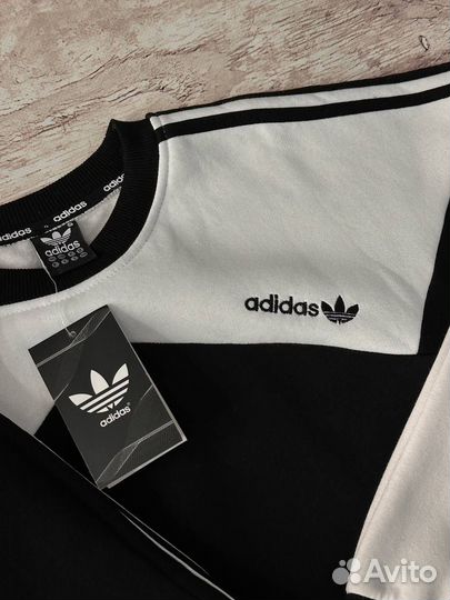 Спортивный костюм Adidas черный теплый