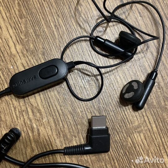 Наушники с микрофоном