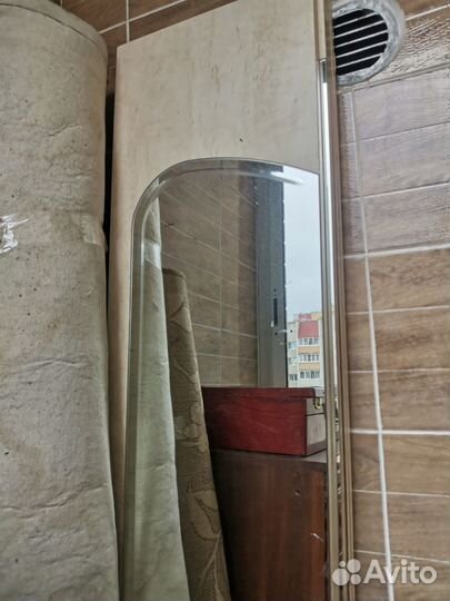 Двери зеркальные