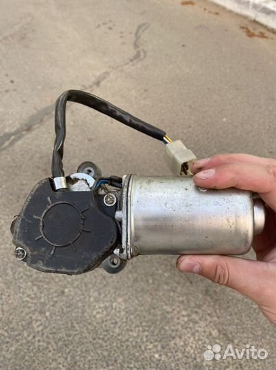 Мотор стеклоочистителя