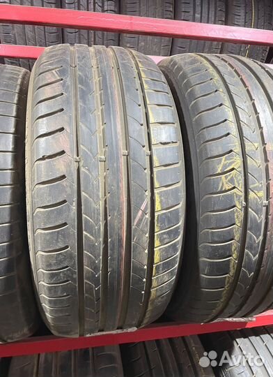 Goodyear EfficientGrip 255/45 R18 99N