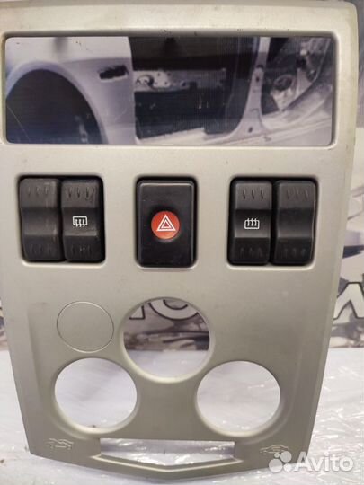 Центральная консоль торпедо Renault Logan