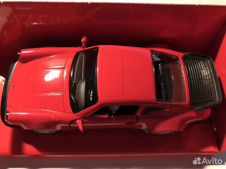 Модель автомобиля porsche 930 turbo, масштаб 1:32