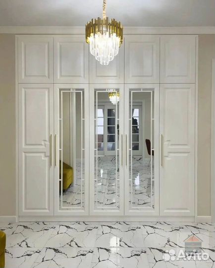 Распашной шкаф