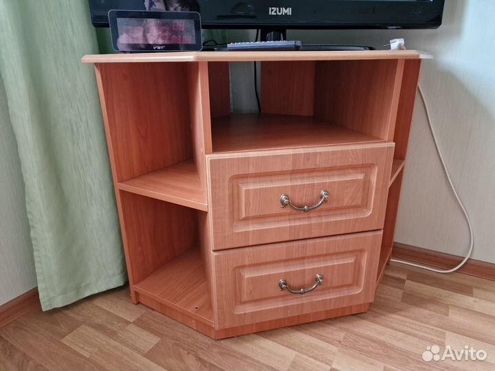 Тумба под телевизор угловая