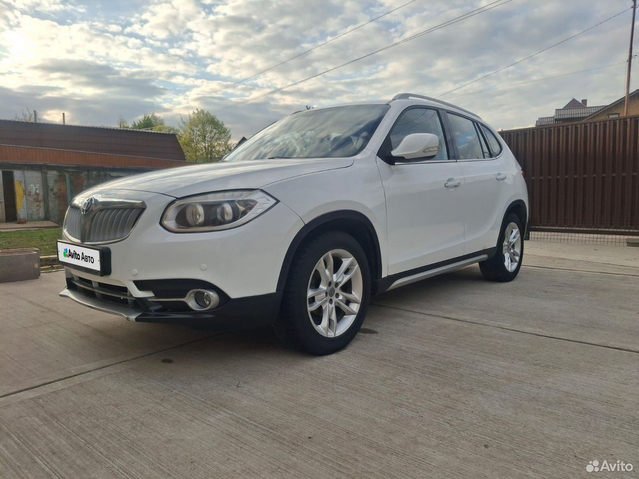 Нашли авто Brilliance V5