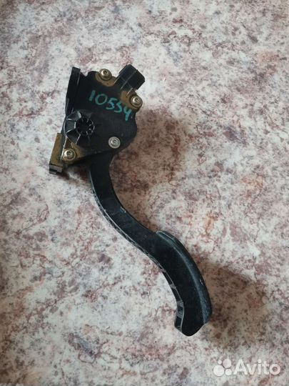 Педаль газа Toyota Camry 40