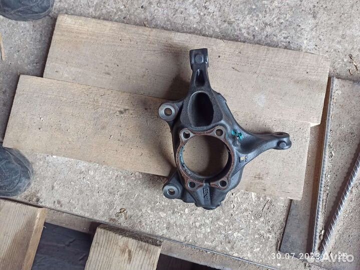 Поворотный кулак Мазда 3 BM