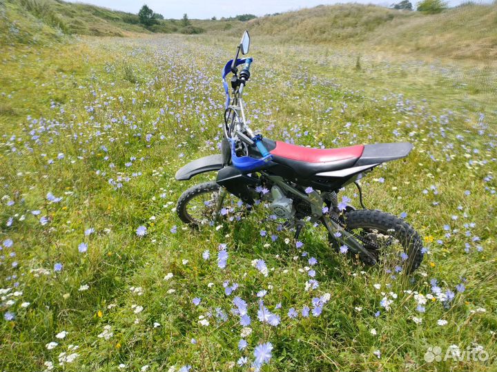 Кроссовый мотоцикл