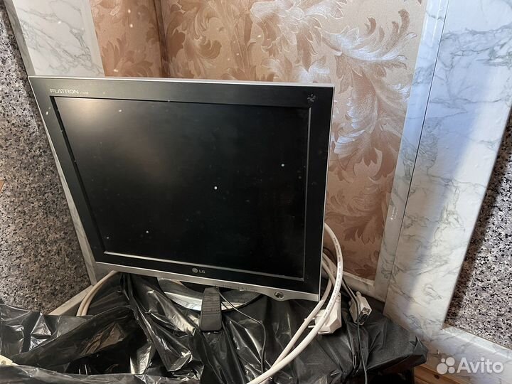 Монитор LG flatron L1720B