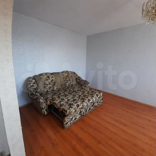 2-к. квартира, 50 м², 3/3 эт.