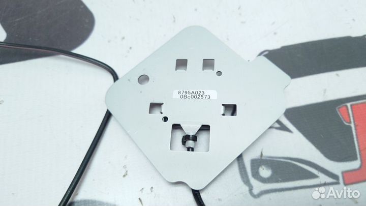 GPS антенна Mitsubishi ASX