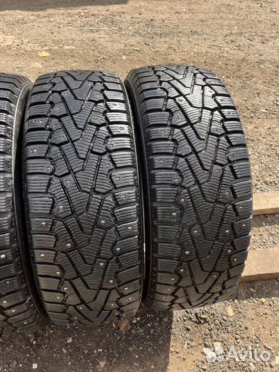 Pirelli Ice Zero 215/55 R17